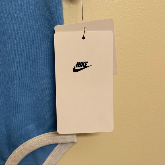 NWT Nike Baby Onesie in “Carolina” Blue - Picture 7 of 7